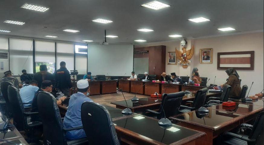Hearing-Ormas-dan-DPRD-Sumbar.jpg