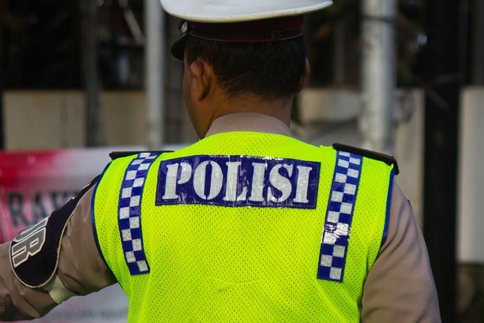 POPULER PADANG: Curhat Ayah Anaknya Dipalak Polisi Rp400 Ribu dan Warga Kaget Ular Kobra di Toilet