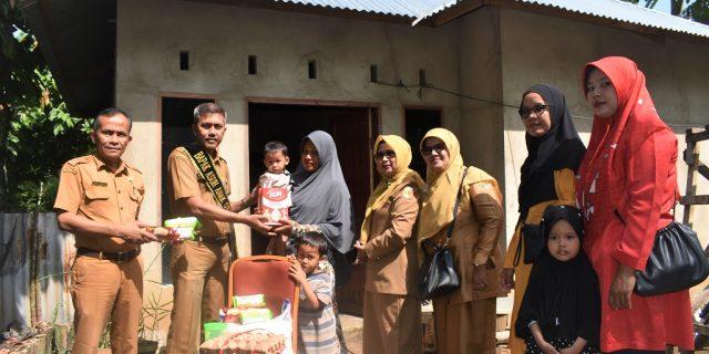 Jalankan-Program-Bapak-Asuh-Anak-Stunting-Kadis-Perkim-Kota-Solok-Serahkan-Bantuan-untuk-Balita.jpg