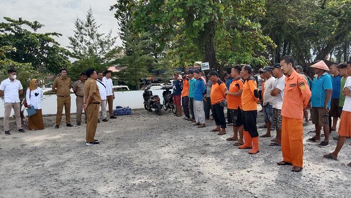 Jamin-Keselamatan-Pengunjung-Pemko-Padang-Siagakan-Puluhan-Balawista-di-Pantai-Padang.jpg