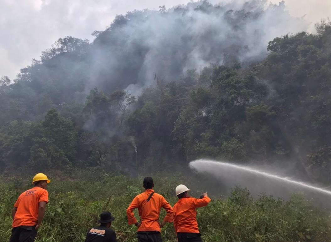 KARHUTLA-Upaya-pemadaman-kebakaran-hutan.jpg