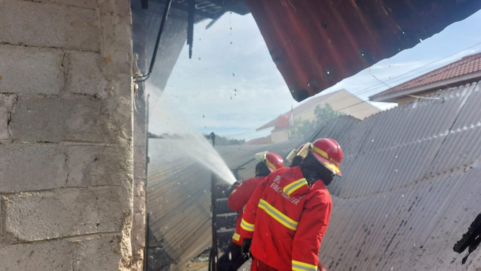 Update Kebakaran di Pauh Padang, Damkar: Hanguskan Rumah dan Warung