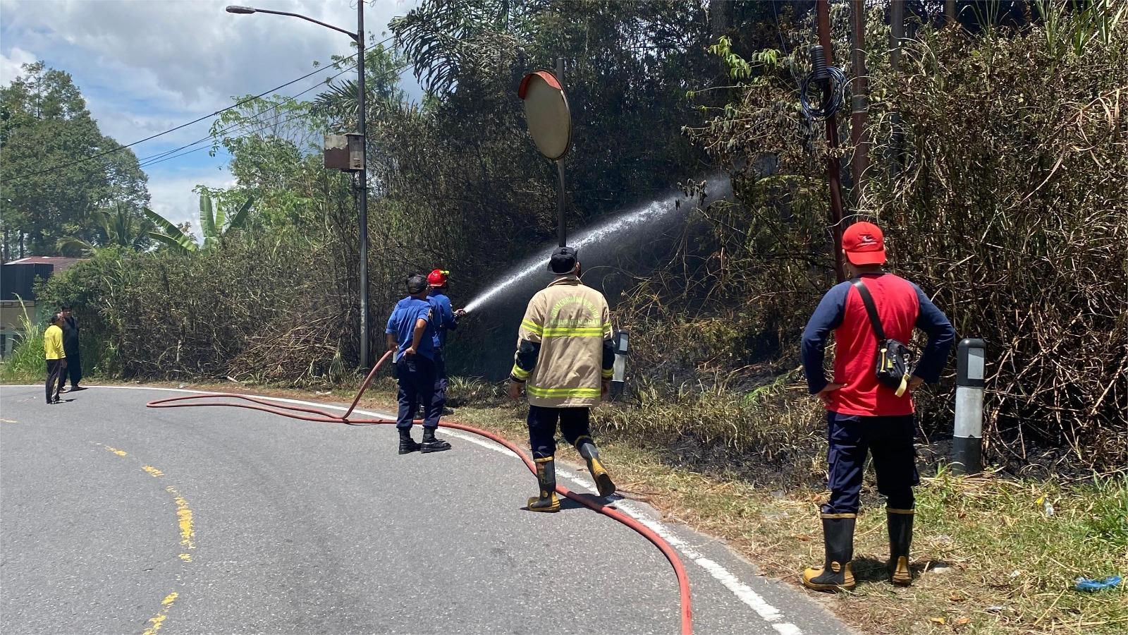 Diduga Berasal dari Api Pembakaran Sampah, Lahan Seluas 150 Meter Persegi Terbakar di Agam