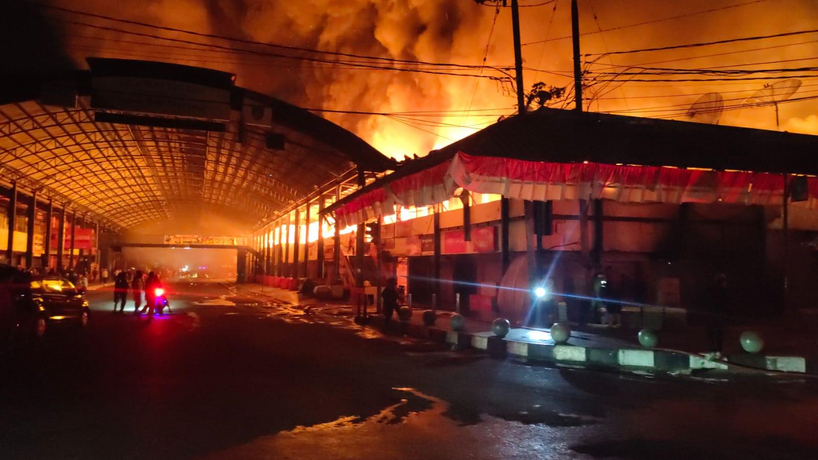 Kebakaran Pasar Payakumbuh Berhasil Dipadamkan Tim Gabungan, Eci: Kondisinya Sudah Hijau