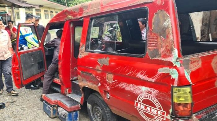 Kecelakaan-Angkot-Bukittinggi.jpg