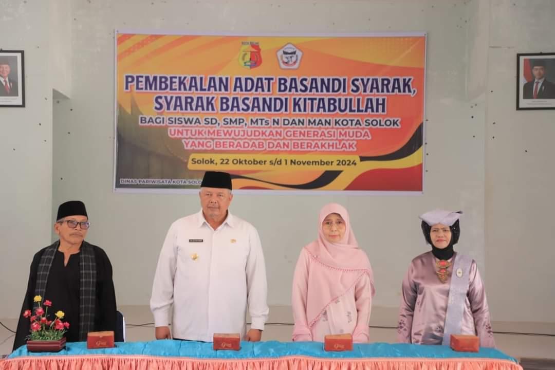 Wujudkan Generasi Muda Beradab, Bundo Kanduang Kota Solok Sumbar Bekali Siswa dengan ABS-SBK
