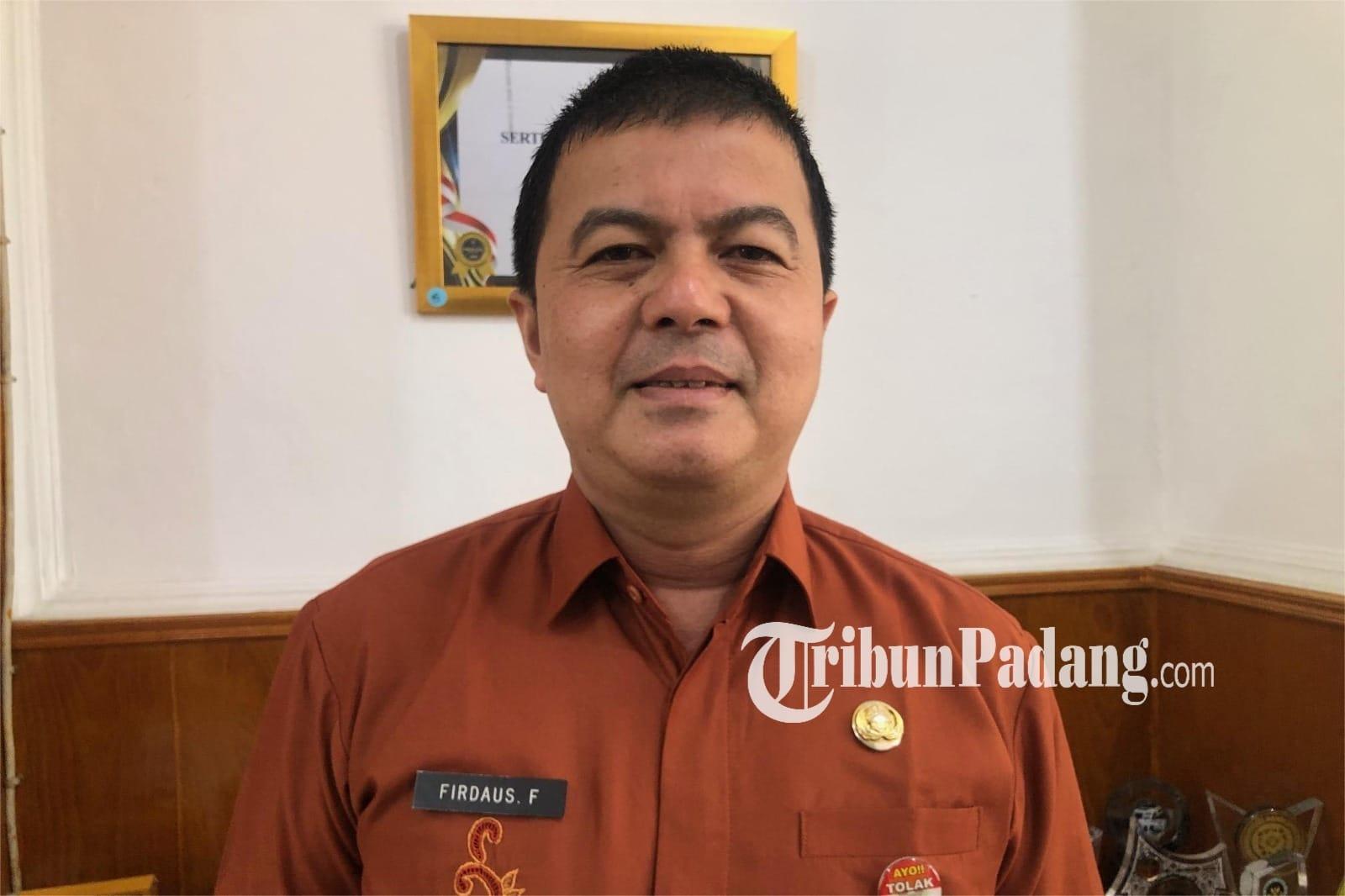 Kepala-Dinas-Tenaga-Kerja-dan-Transmigrasi-Provinsi-Sumbar-Firdaus-Firman-14112025.jpg