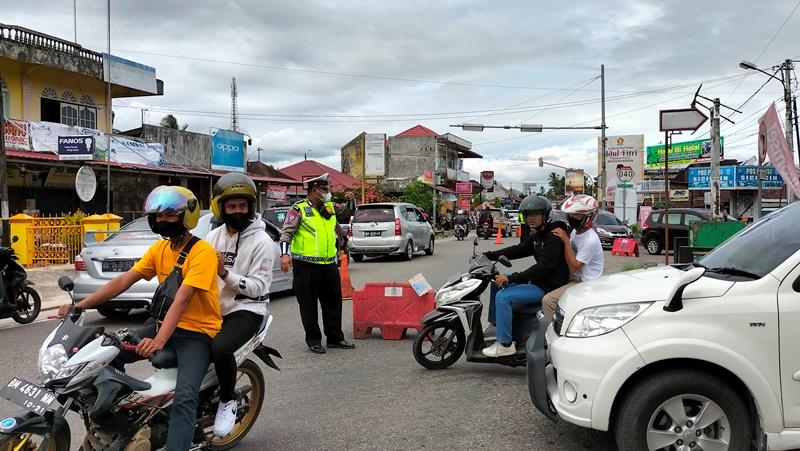 Kondisi-Arus-Lalu-Lintas-di-Simpang-Sicincin-Kabupaten-Padang-Pariaman-Sumatera-Barat.jpg