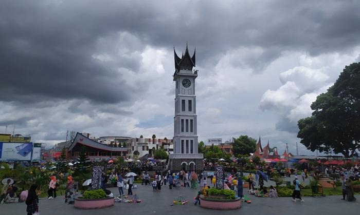 Kondisi-Pendestrian-Jam-Gadang-Kota-Bukittinggi-fgs.jpg