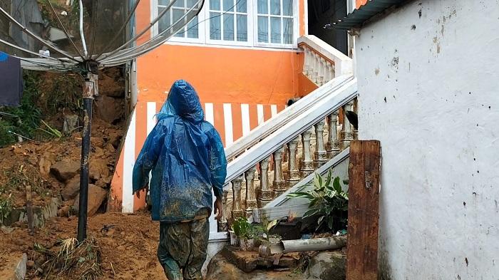 Kondisi-rumah-salah-seorang-warga-Batang-Arau-Kota-Padang-Provinsi-Sumatera-Barat-Sumbar.jpg