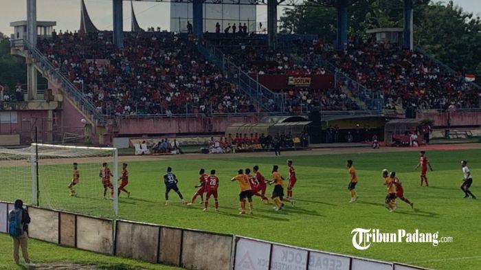 Laga-Semen-Padang-FC-vs-PSDS-Deli-Serdang-Berakhir-Kabau-Sirah-Menang-Telak-2-0.jpg
