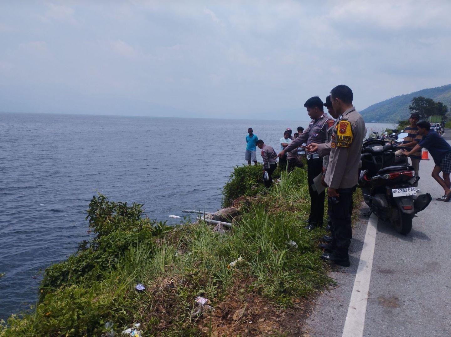 Penyebab Truk Terjun ke Danau Singkarak, Kendaraan Hilang Kendali di Lintas Solok-Padang Panjang