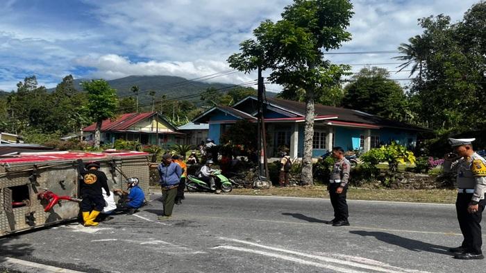 Kronologi Mobil Damkar Kecelakaan di Solok, Alami Slip Sebelum Rebah di Jalan Lintas Padang-Solok