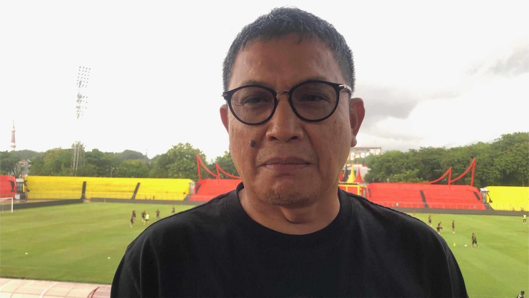 Manajer-Semen-Padang-FC-Masykur-Rauf-7112025.jpg