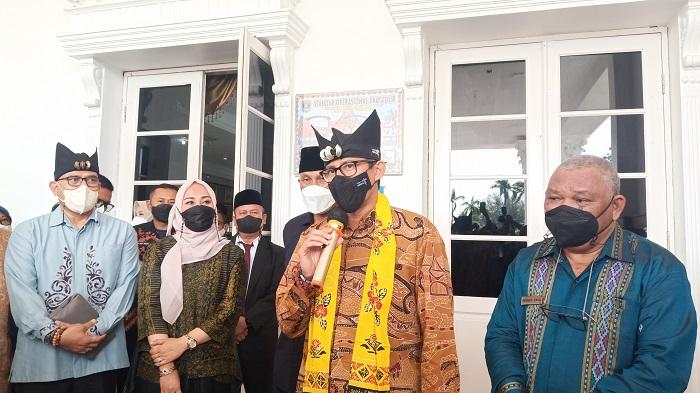 Menparekraf-Sandiaga-Uno-saat-berkunjung-ke-Padang123.jpg