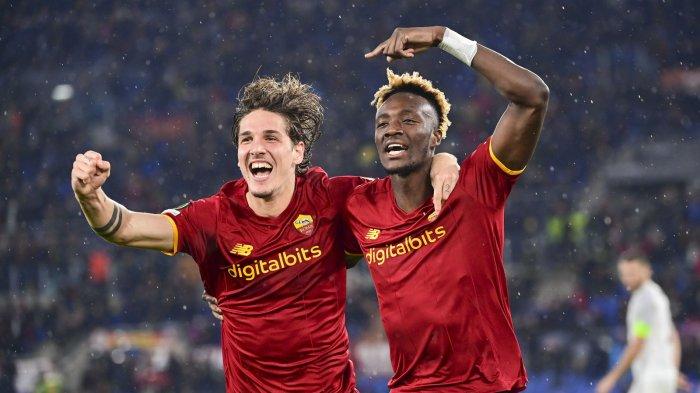 Nicolo-Zaniolo-kiri-dan-Tammy-baraham-kanan-dua-pemain-andalan-AS-Roma.jpg