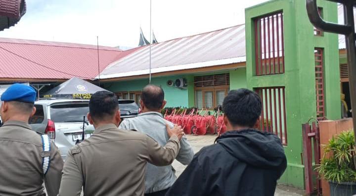 Guru ASN Padang Terciduk Berhubungan Sesama Jenis di Masjid, Disdik Siapkan Sanksi Berat