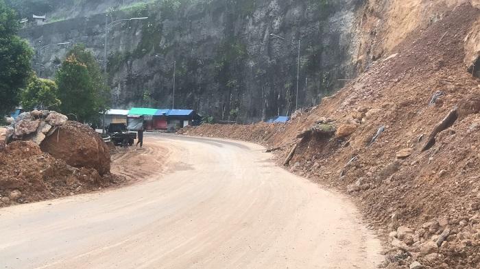 Pembersihan Material Longsor di Kelok 9 Belum Sampai Setengah, Petugas Lanjutkan Besok
