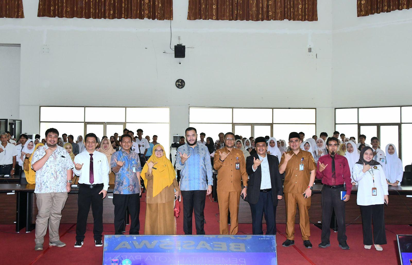 PEMBEKALAN-BEASISWA-Wali-faf-usfsiswafnal-f.jpg