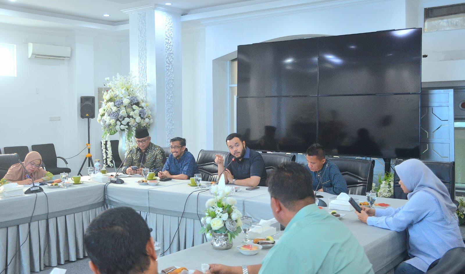 Fadly Amran Inisiasikan Kerja Sama dengan Unand untuk Pengelolaan Sampah di Kota Padang