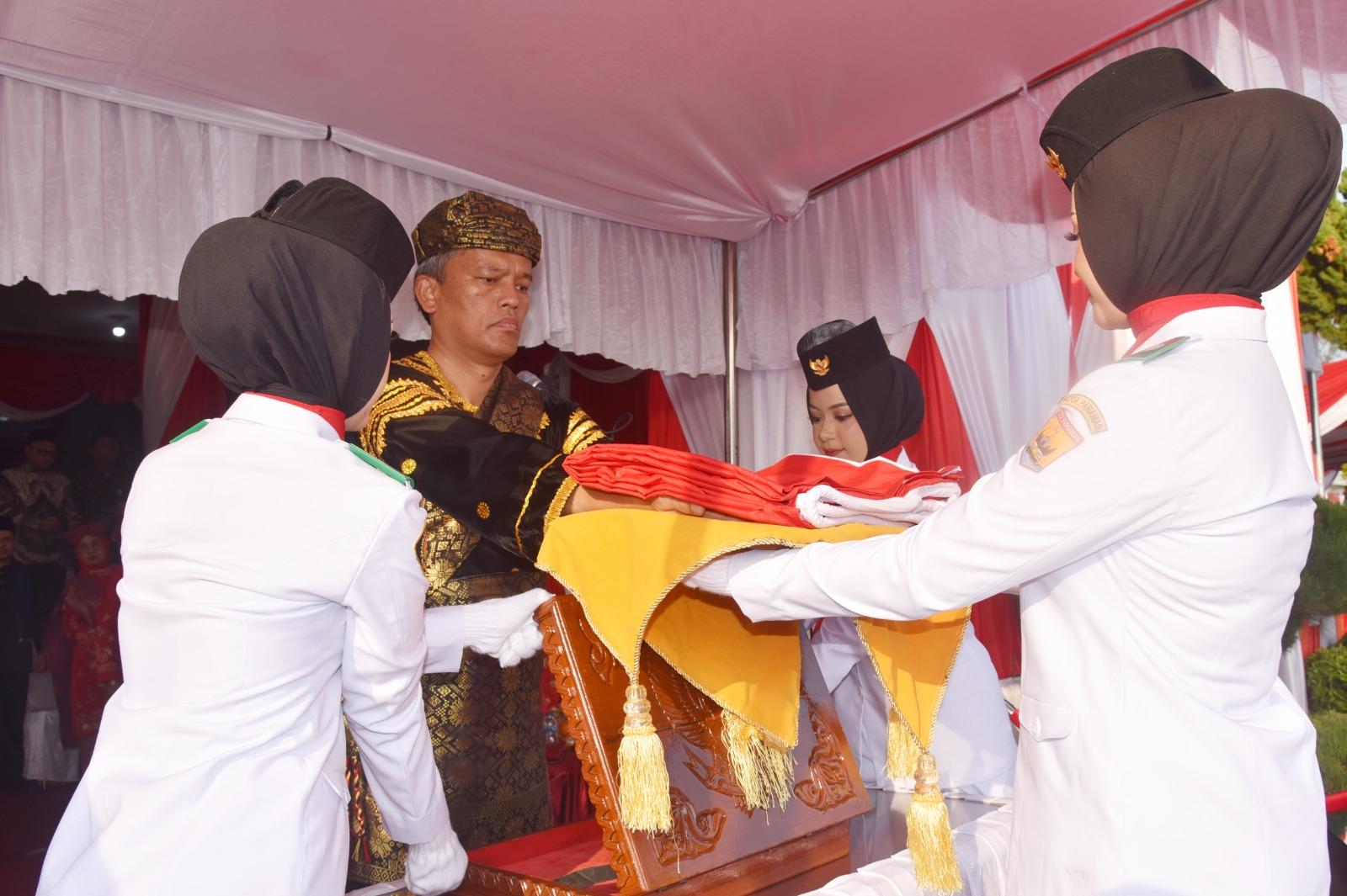 Upacara HUT Ke-79 RI di Kota Pariaman Berlangsung Khidmat dan Lancar