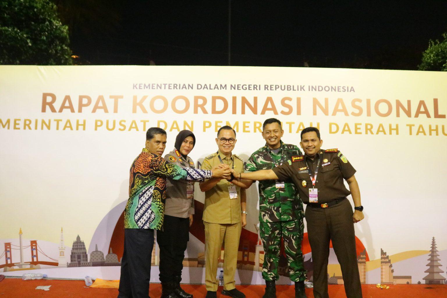 PJs-Wako-Bukittinggi-Hani-Syopiar-Rustam-bersama-Forkompinda-Kota-Bukittinggi-saat-m.jpg