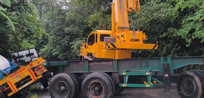 PROSES-EVAKUASI-TRUK-Prosdk-Bayur.jpg