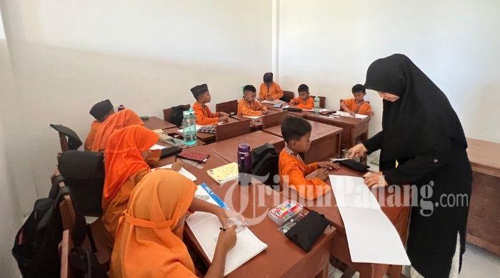 Para-siswa-kini-menempati-gedung-Puskesmas-d.jpg