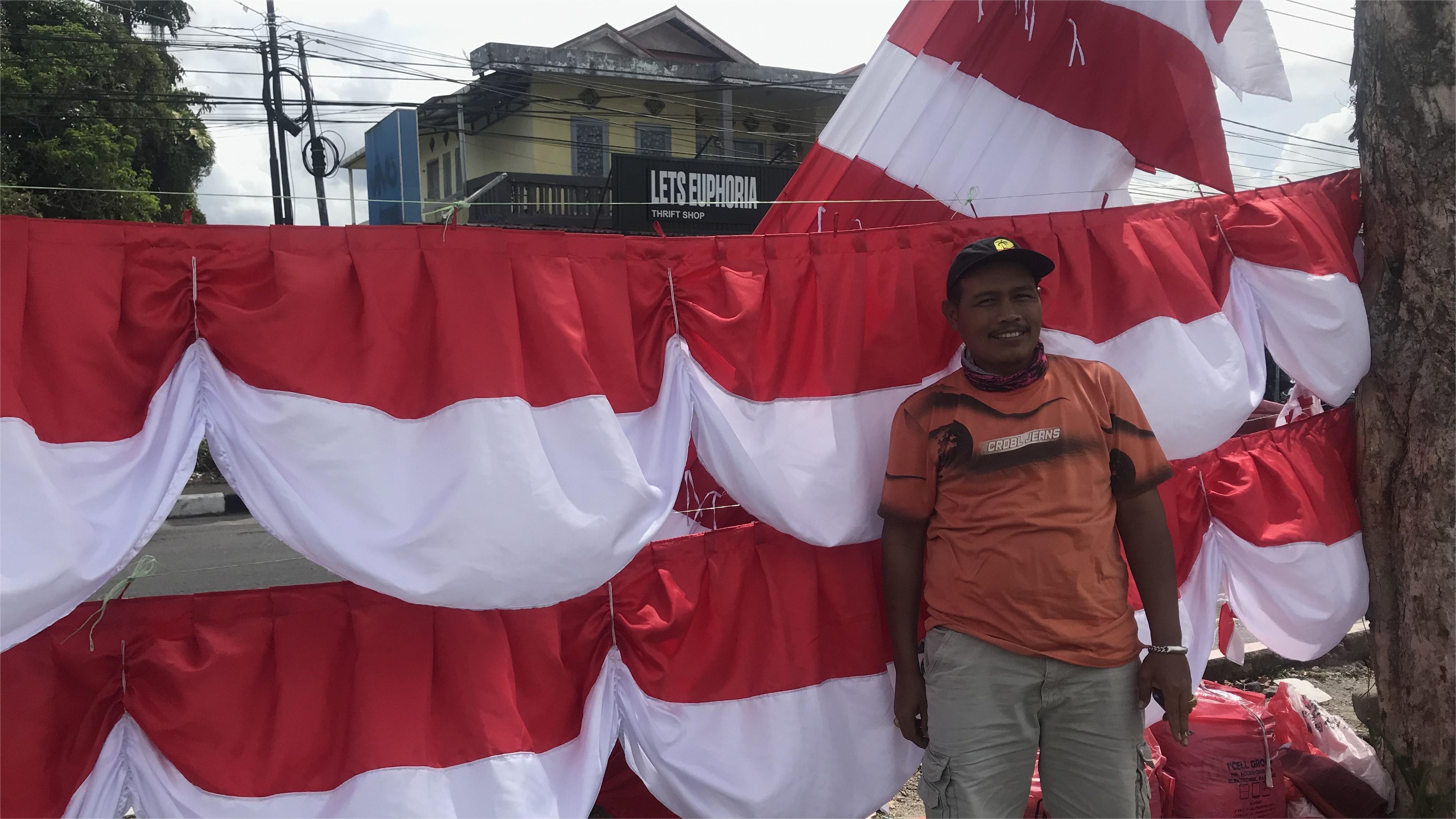 Pedagang-bendera-bernama-Rillazi-1582025.jpg