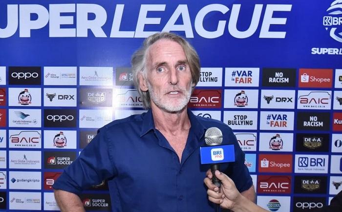 Dewa United Bidik 4 Besar, Jan Olde Riekerink Siapkan Rotasi Lawan Semen Padang FC