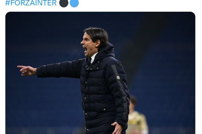 Pelatih-Inter-Milan-Simone-Inzaghi-saat-memberi-instruksi.jpg