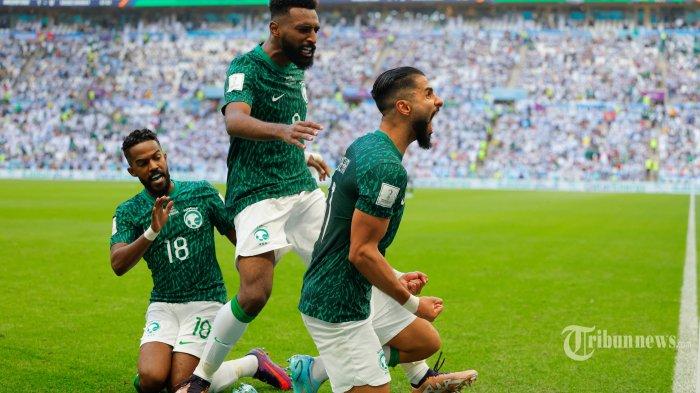Pemain-depan-Timnas-Arab-Saudi-11-Saleh-Al-Shehri-kanan.jpg