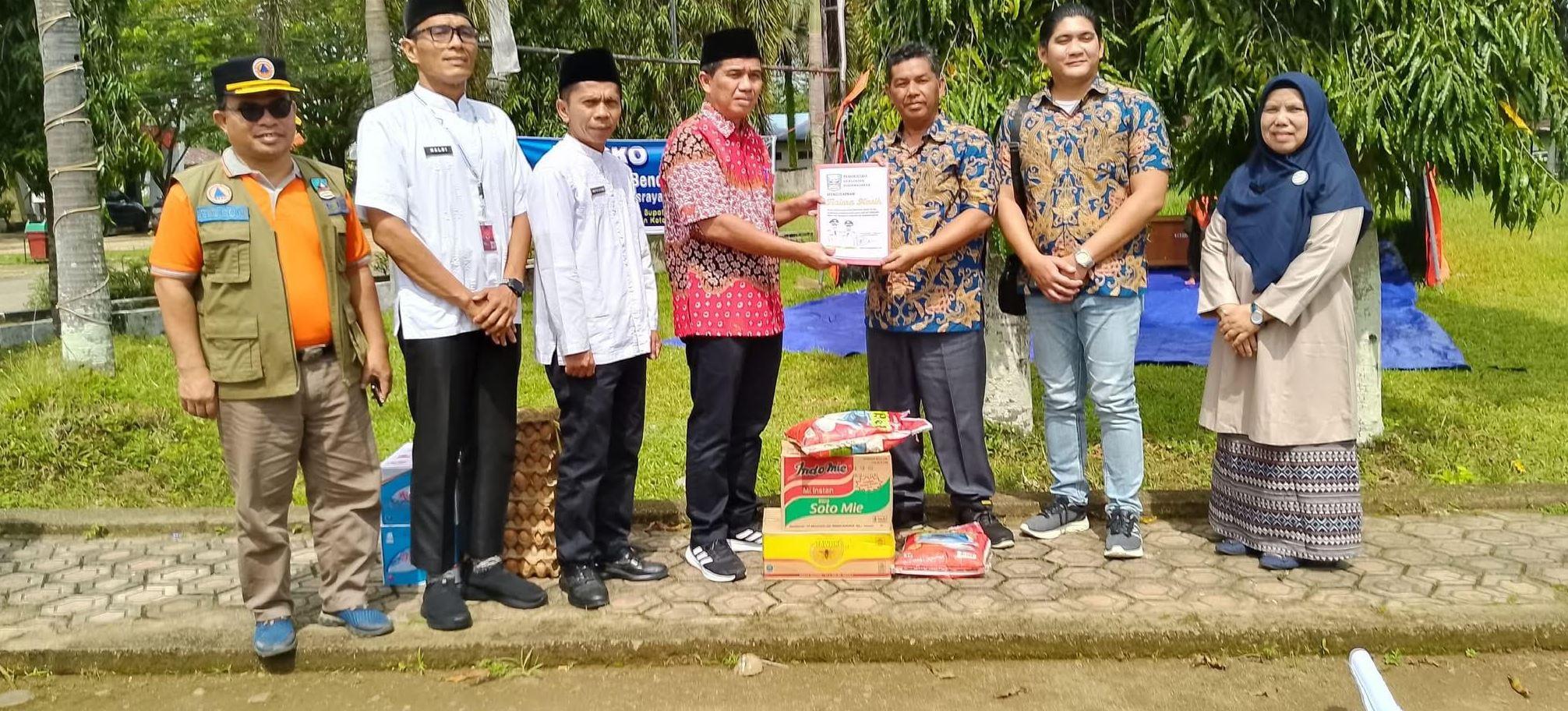 Banjir dan Longsor di Dharmasraya: PT TKA dan Umega Sembilan Berlian Salurkan Bantuan Rp42 Juta