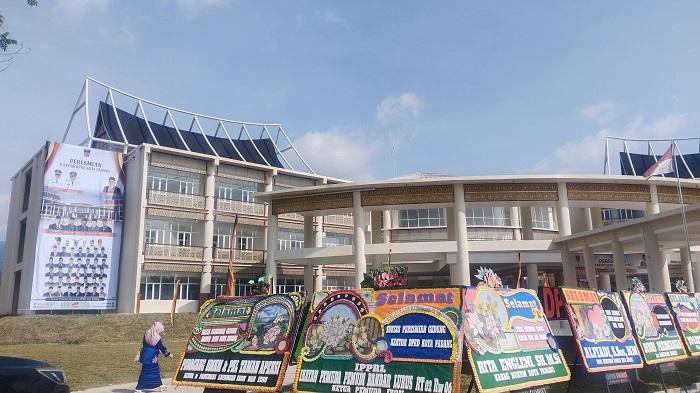 Penampakan-gedung-baru-DPRD-Padang-yang-diresmi122023.jpg