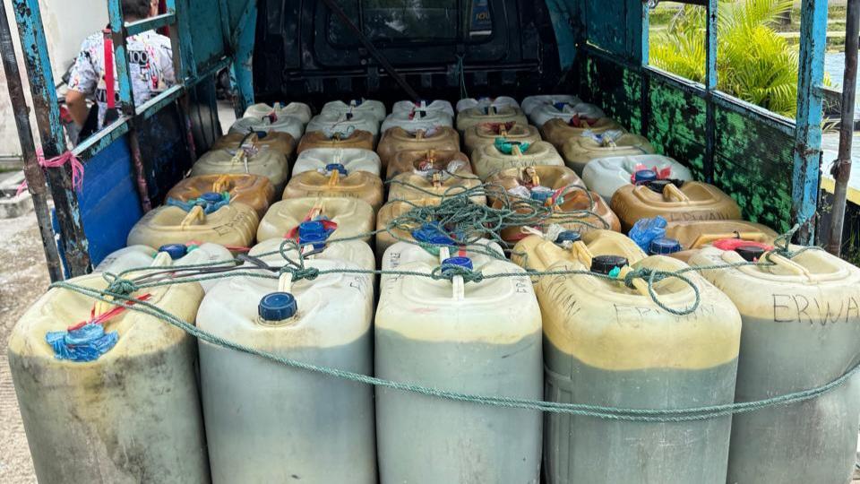 Polisi Ungkap Dugaan Penimbunan BBM Subsidi di Mentawai: Tangkap 2 Pelaku, Sita 1.400 L Pertalite
