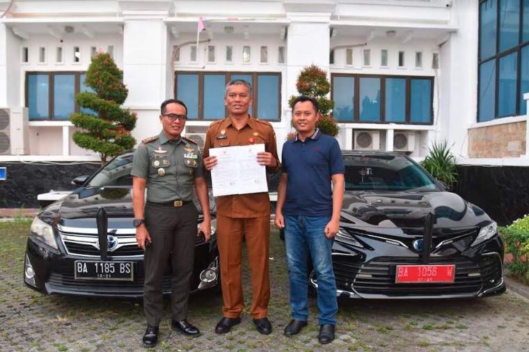 Penjabat-Pj-Wali-Kota-Pariaman-Roberia-pinjamkan-kendaraan-dinasnya.jpg