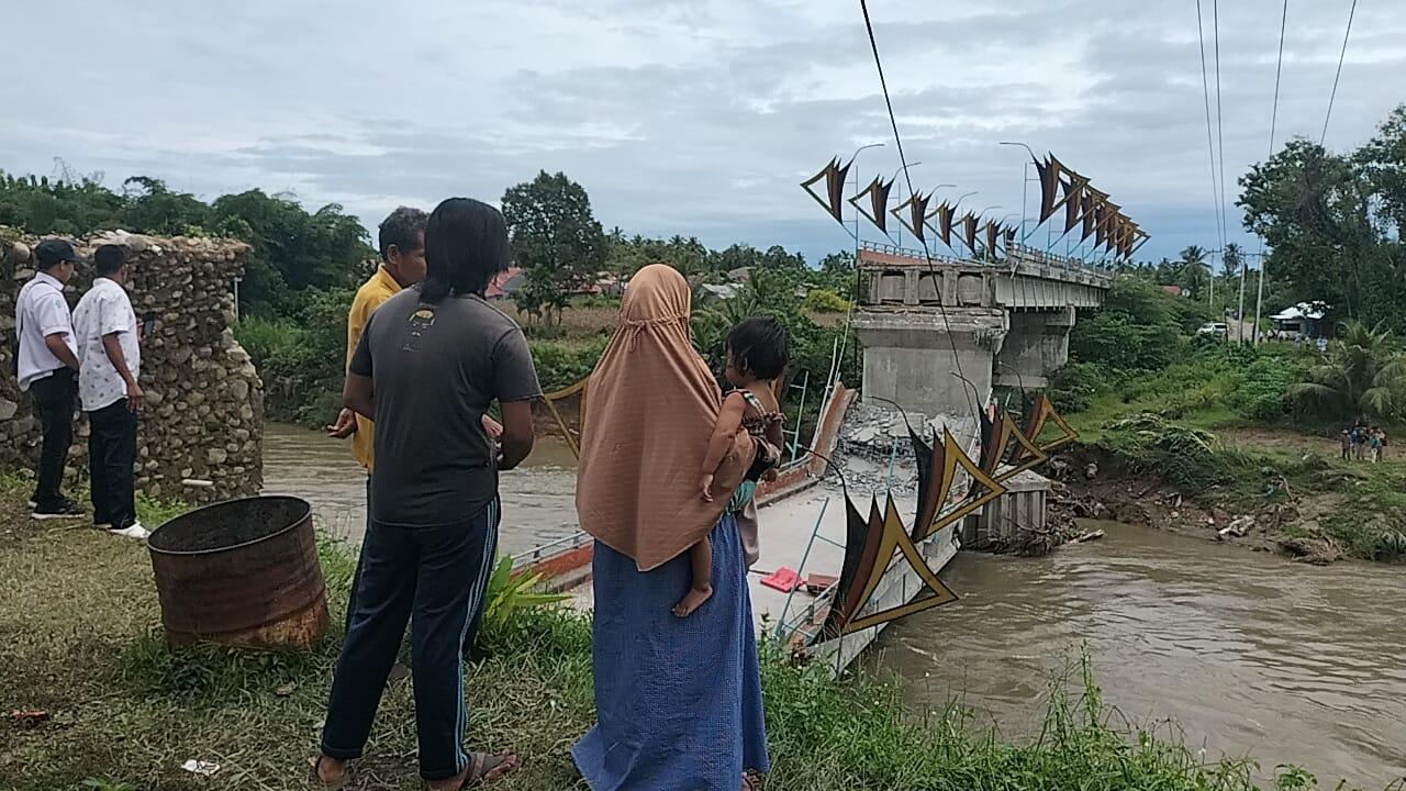 Penyebab-Ambruknya-Jembatan-Lubuk-Alung.jpg