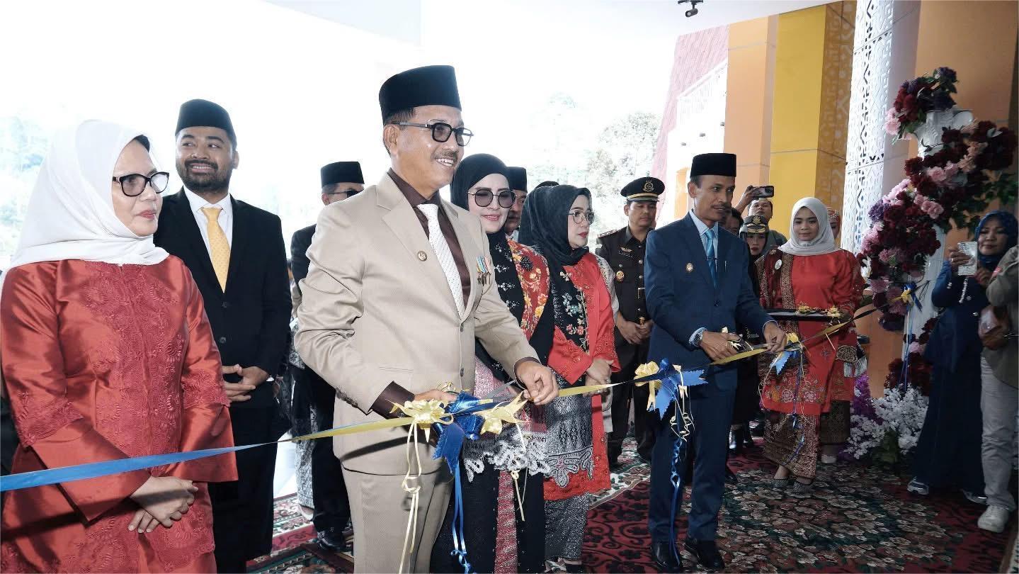 Peresmian-gedung-kantor-bupati-solok-selatan-912026.jpg