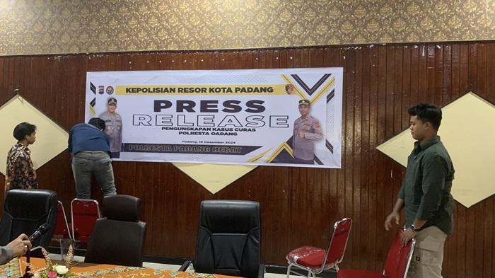 BREAKING NEWS: Polresta Padang Rilis Kasus Pencurian dengan Senjata Api di Kota Padang