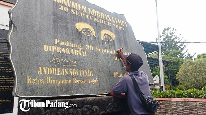 Petugas-Badan-Penanggulangan-Bencana-Daerah12345.jpg