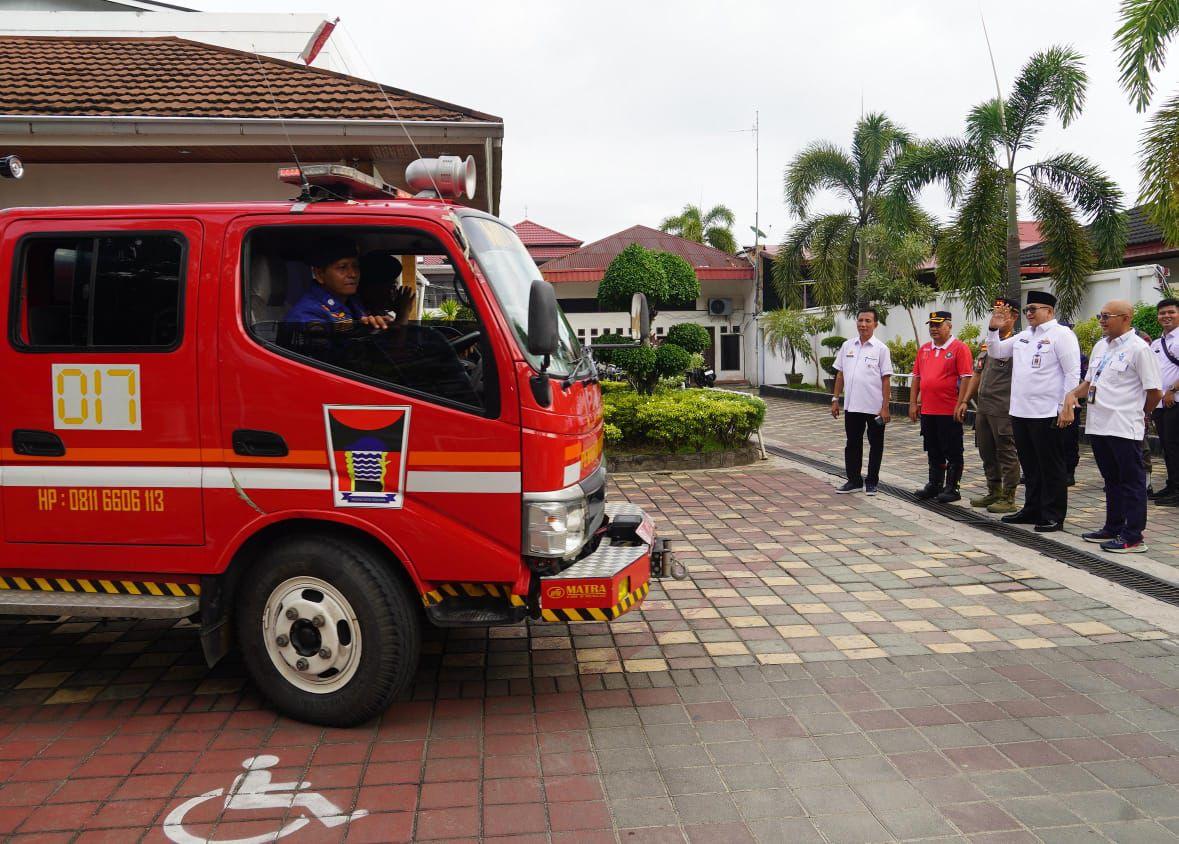 Bantu Pemulihan Bencana Banjir Bandang, Pemko Padang Kirim Satu Peleton Personil ke Tanah Datar