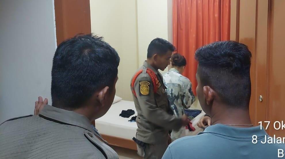 Razia-Penginapan-dan-Kos-kosan-Satpol-PP-Padang-Tangkap-6-Perempuan-dan-3-Lelaki.jpg