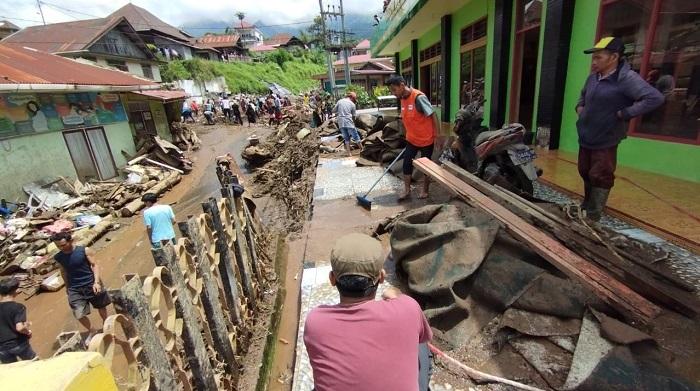 Banjir Lahar Dingin Gunung Marapi Tewaskan 13 Orang di Tanah Datar Sumbar, 7 Hilang