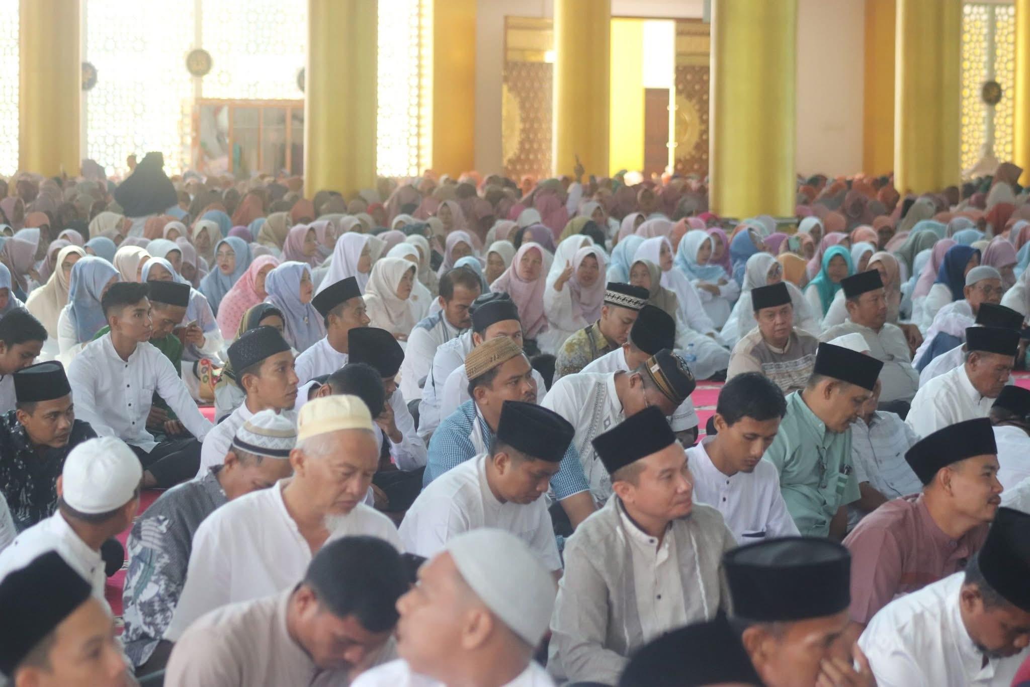 Ribuan Jemaah Hadiri Tablig Akbar Peringatan HUT Dharmasraya ke-21