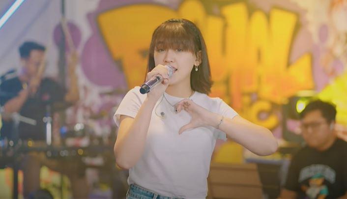 Arti Lagu Sadar Posisi Happy Asmara Viral di TikTok: Remuk Atiku Nompo Layang Undangan Rabimu