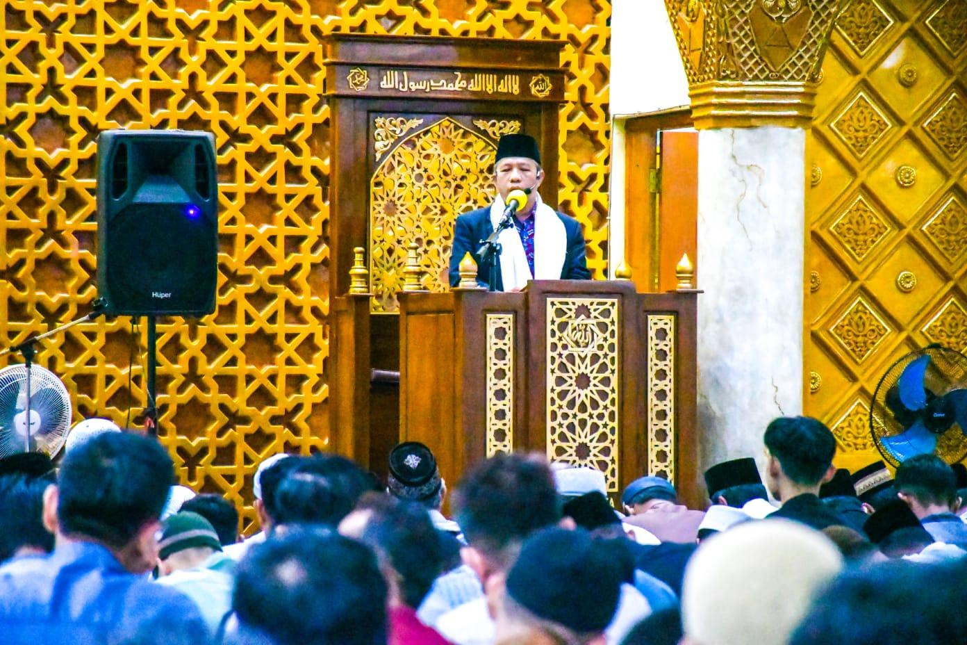 Salat Idul Adha 1445 H di Semen Padang, Pentingnya Pengorbanan untuk Tujuan yang Lebih Besar