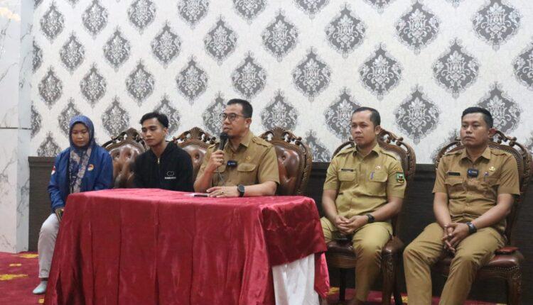 Sampai-di-Sijunjung-PMI-Muhamat-Husni-Sabil-di-Sambut-Pemkab-Sijunjung-di-Rumah-Dinas-Bupati.jpg