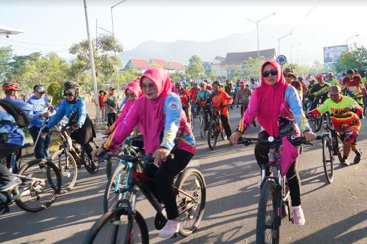 Gelar Gowes Minggu Pagi, Sekda Andree Algamar Apresiasi ASRI Kota Padang