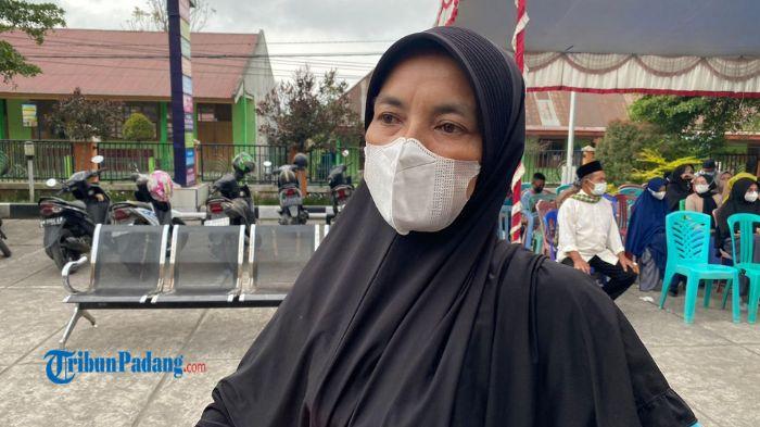 Masyarakat di Sekitar Gunung Marapi Mulai Keluhkan Efek Abu Erupsi: Batuk dan Sesak Nafas