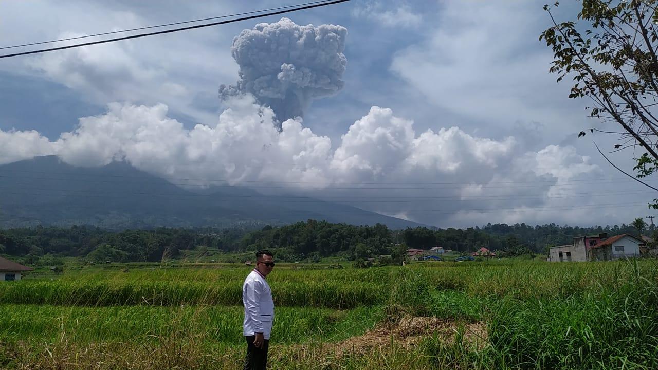 Visualisasi-Gunung-Marapi-dari-Bukik-Batabuah-Rabu-2732024.jpg